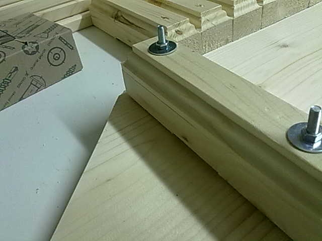 Blumenkasten als Geländeraufsatz für den Balkon - Bauanleitung zum