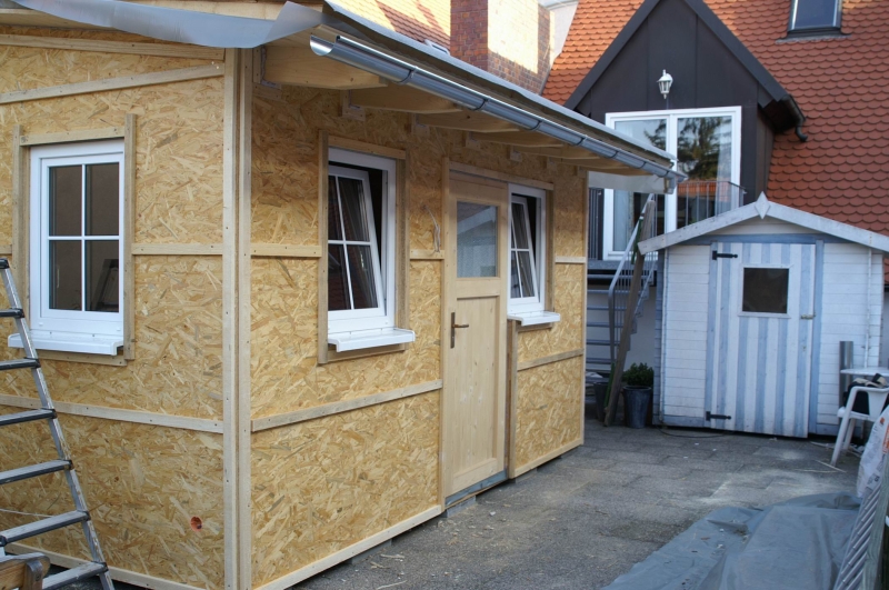Ein Gartenhaus mit besonderen Herausforderungen Bauanleitung zum